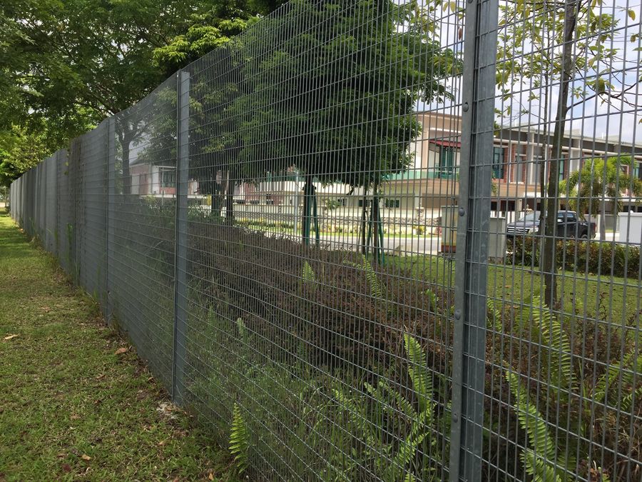 Fencing anti-climb
